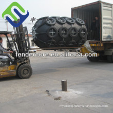 Pneumatic floating fender for bunkering ships